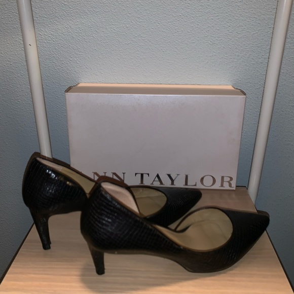 Black D’Orsay Pump - Picture 5 of 7